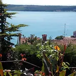 & Karmen Guest house