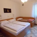 & Karmen Guest house