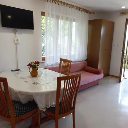 Apartments&rooms Karmen Gasthuis 3*