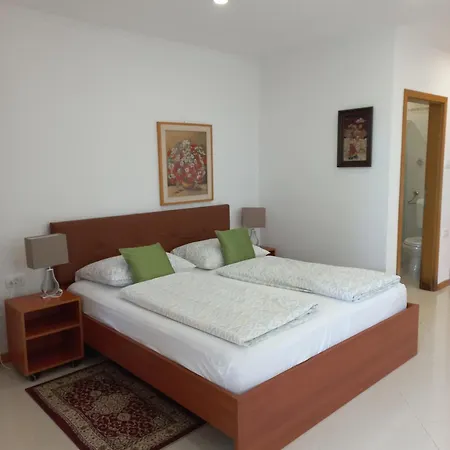 & Karmen Konukevi 3*