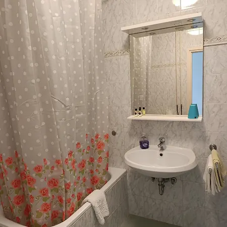 & Karmen Guest house 3*