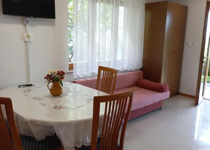 & Karmen Casa de hóspedes 3*